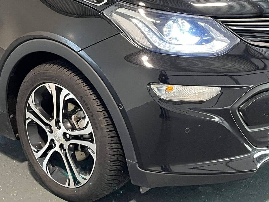  Ampera-e