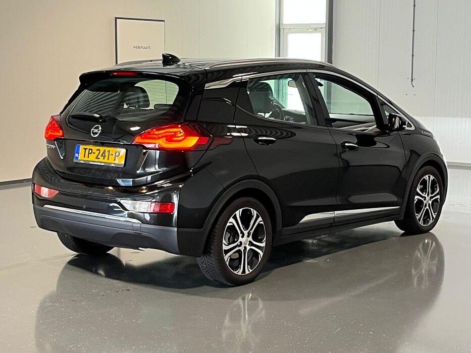  Ampera-e