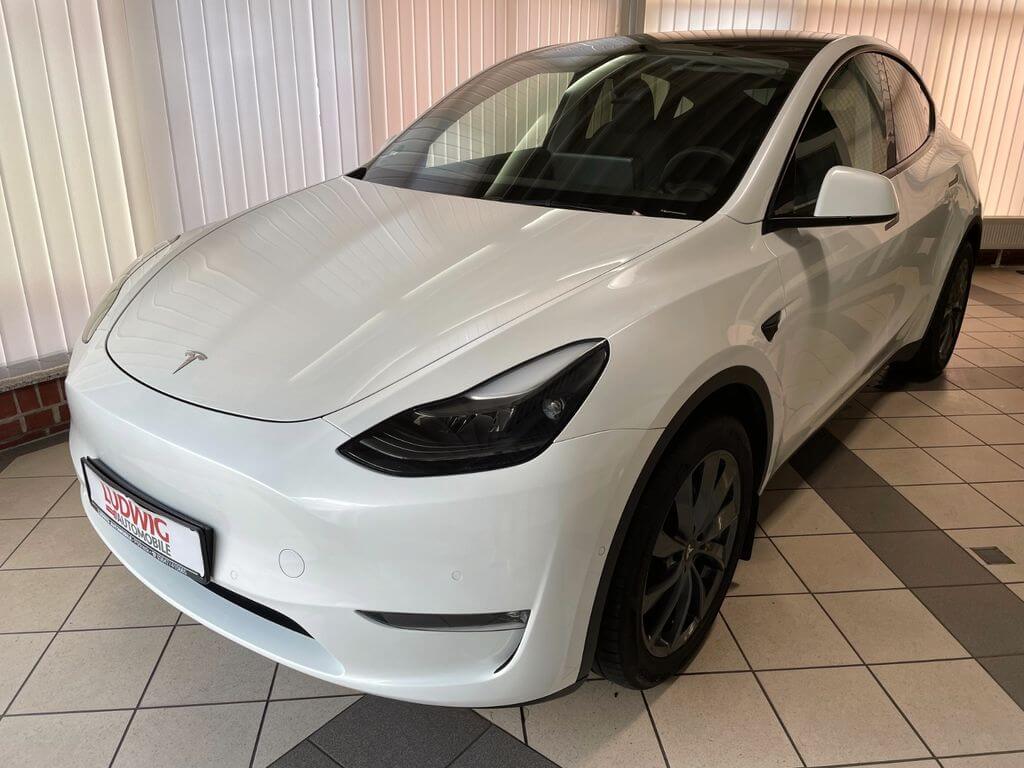  Model Y