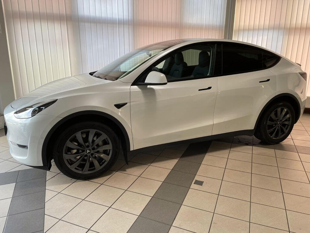  Model Y