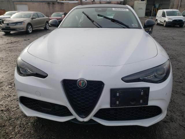  Giulia