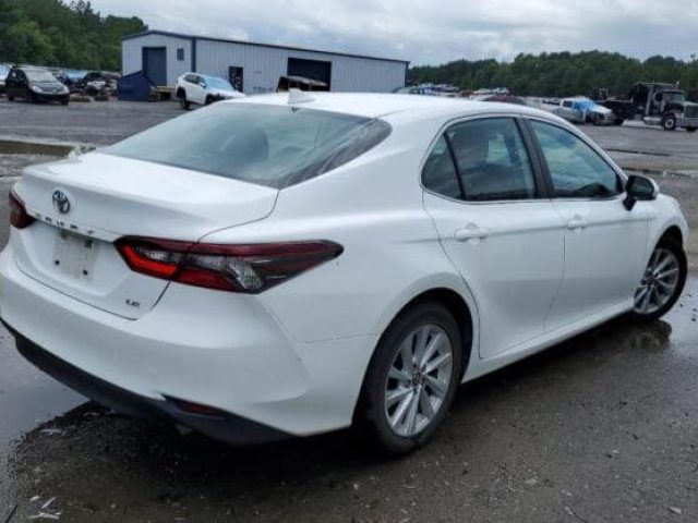 Toyota Camry LE 2021