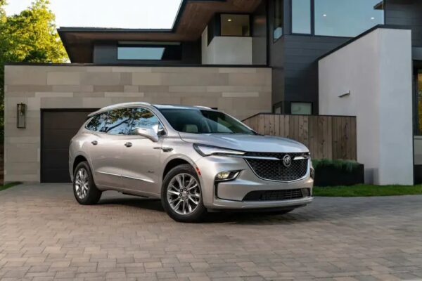 Buick Enclave идеальный пример практичного и просторного внедорожника
