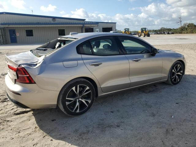  S60