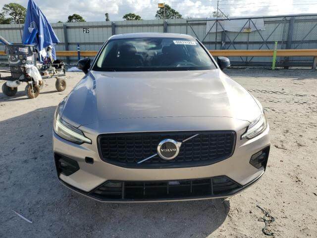  S60