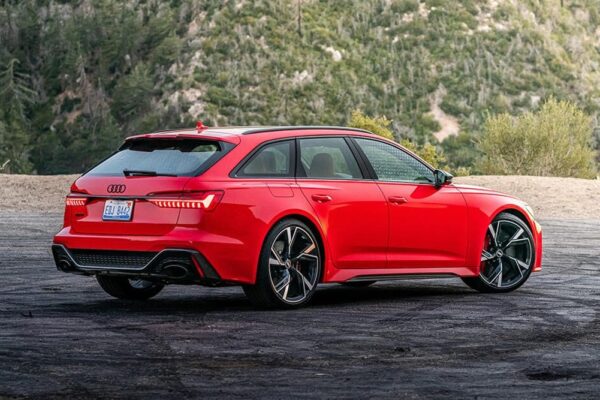 Audi RS6 2022: мощнейший универсал с доставкой из Европы и США в Беларусь