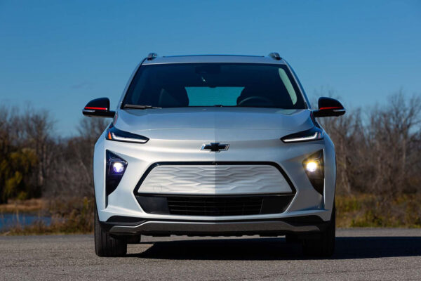 Chevrolet Bolt 2023: доступный электромобиль с запасом хода 417 км для Беларуси