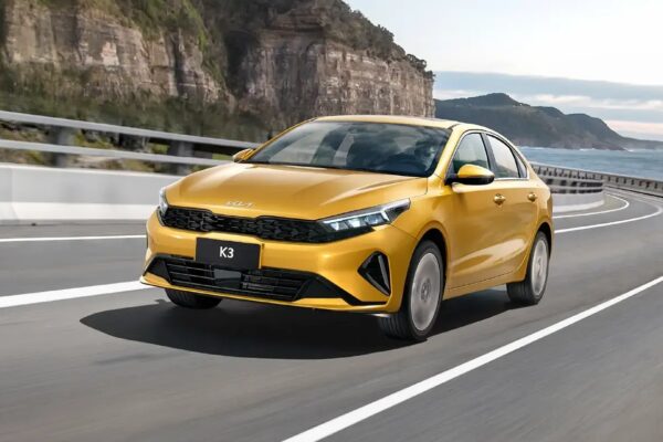 KIA K3 2021: актуальный седан с современным дизайном