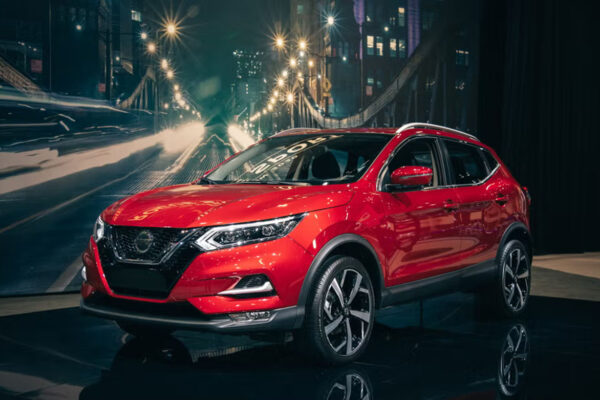 Nissan Rogue Sport 2021 из США: выгодный городской кроссовер