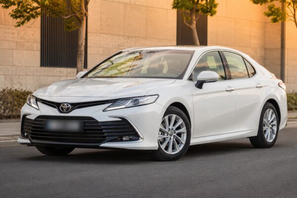 Toyota Camry 2022-2023: надёжный седан из США для Беларуси